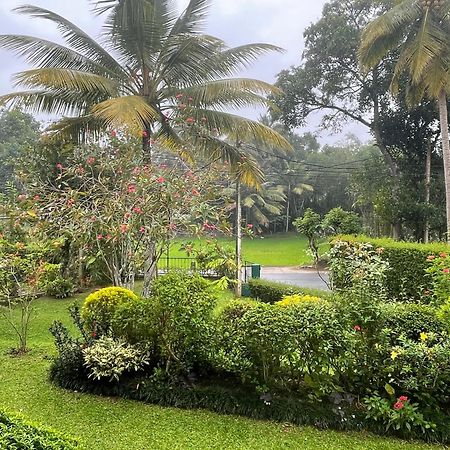 Surveyor'S Residence Bungalow Kandy Extérieur photo