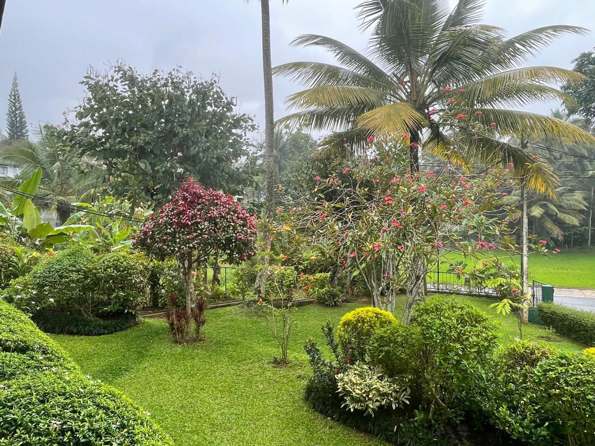 Surveyor'S Residence Bungalow Kandy Extérieur photo