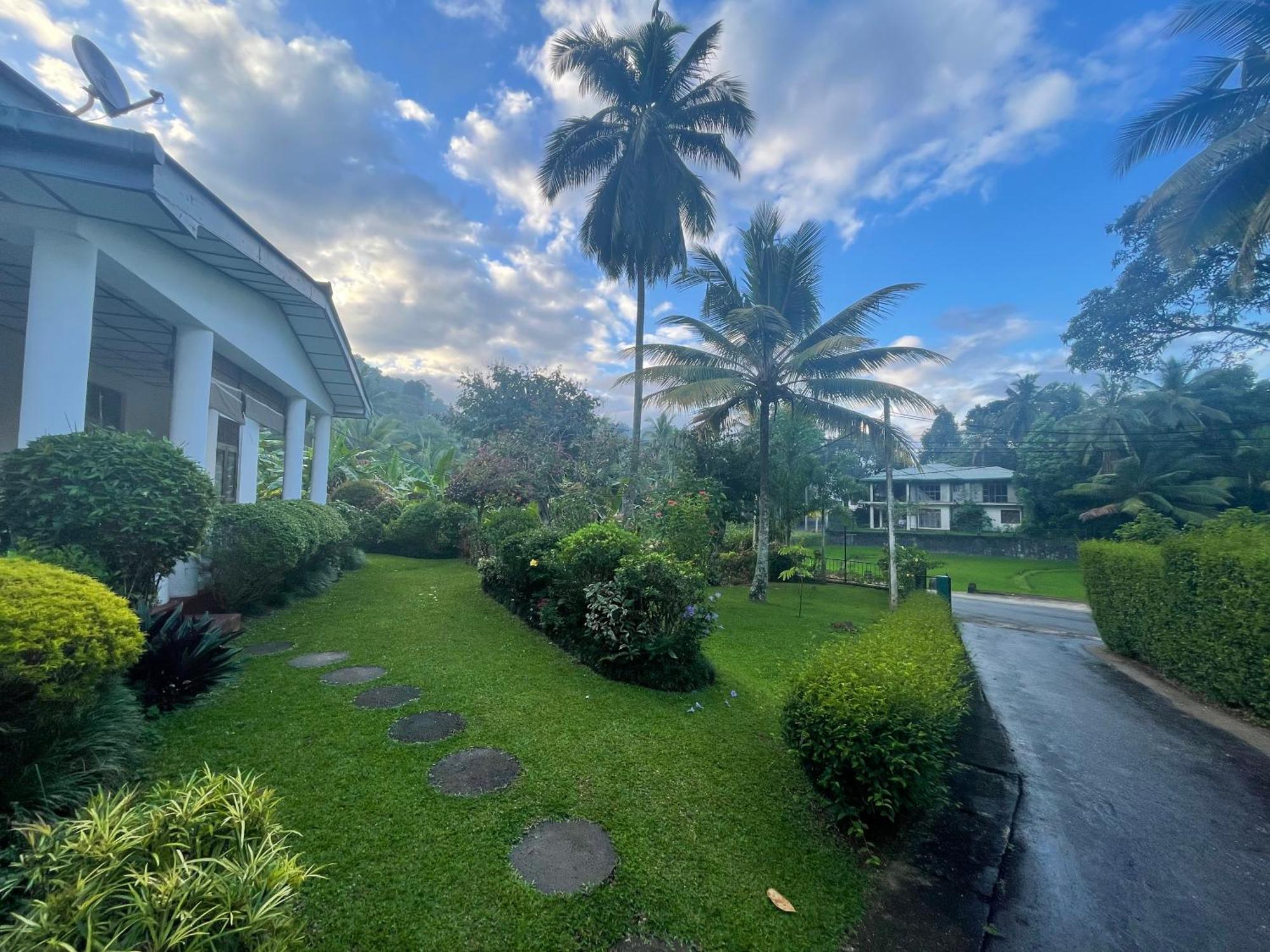 Surveyor'S Residence Bungalow Kandy Extérieur photo